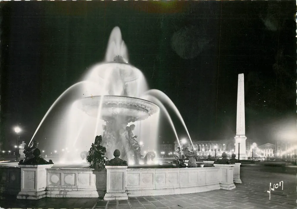 Place de la Concorde — A Fonte da Concorde iluminada à noite — Éditions d'Art Martel, Paris - Frente