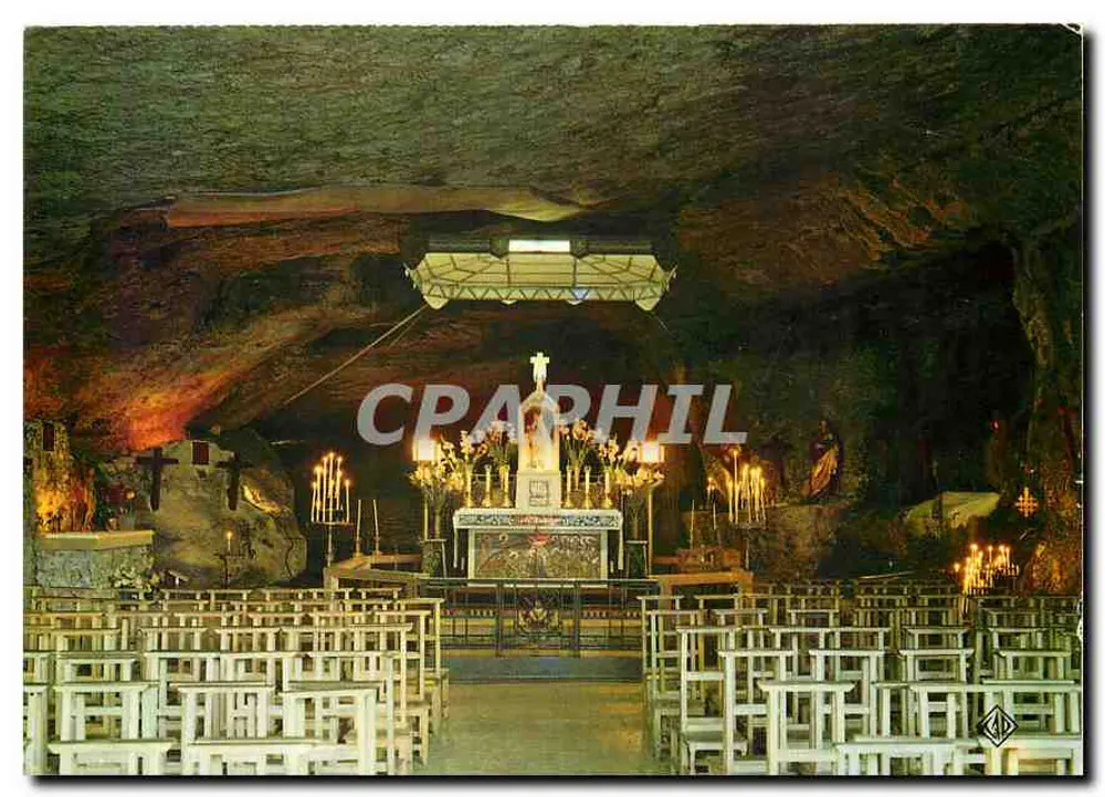 Innenansicht der Kapelle in der Grotte de Marie in Remonot — Doubs — Verlag Elnacap - Vorderseite