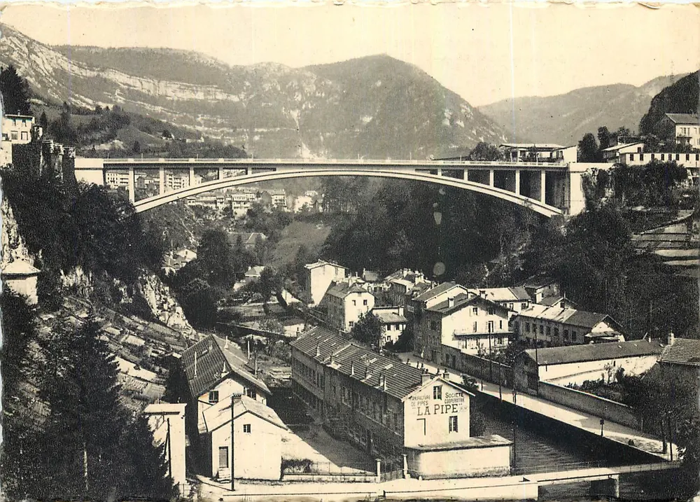 O Grande Ponte de Saint-Claude — Jura — Cliché Mandallin - Frente