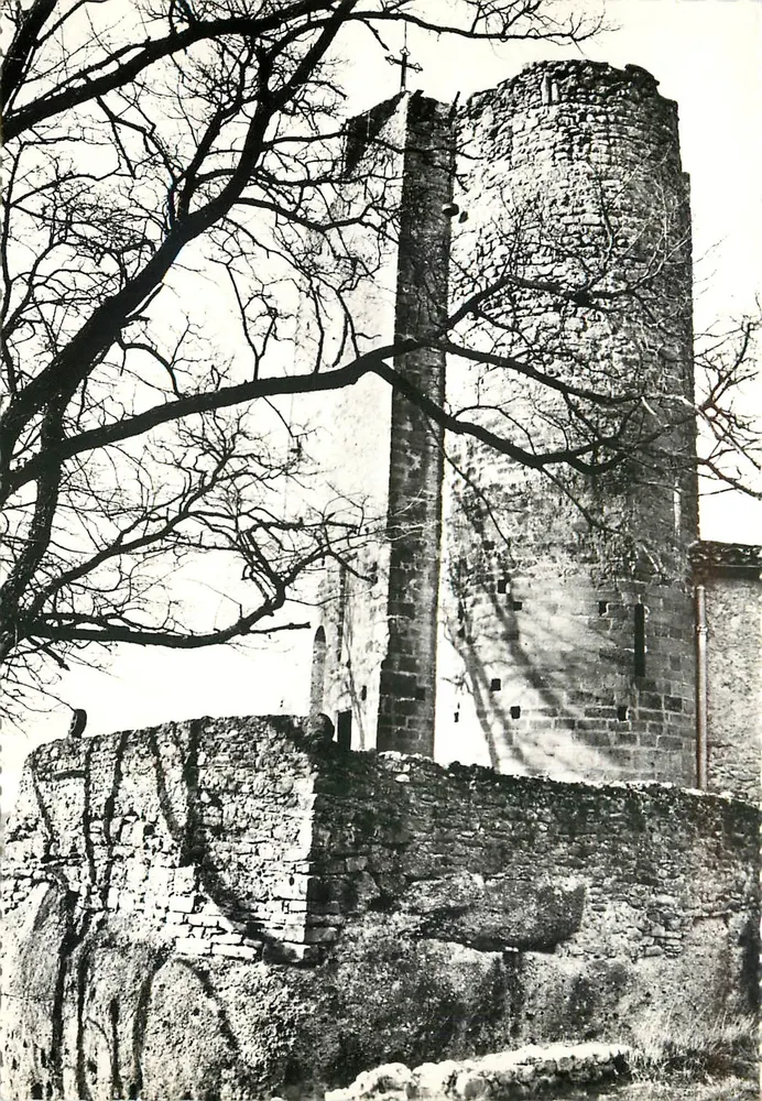 Karolingische Felskirche — geneigter Turm — Vals (Ariège) - Vorderseite