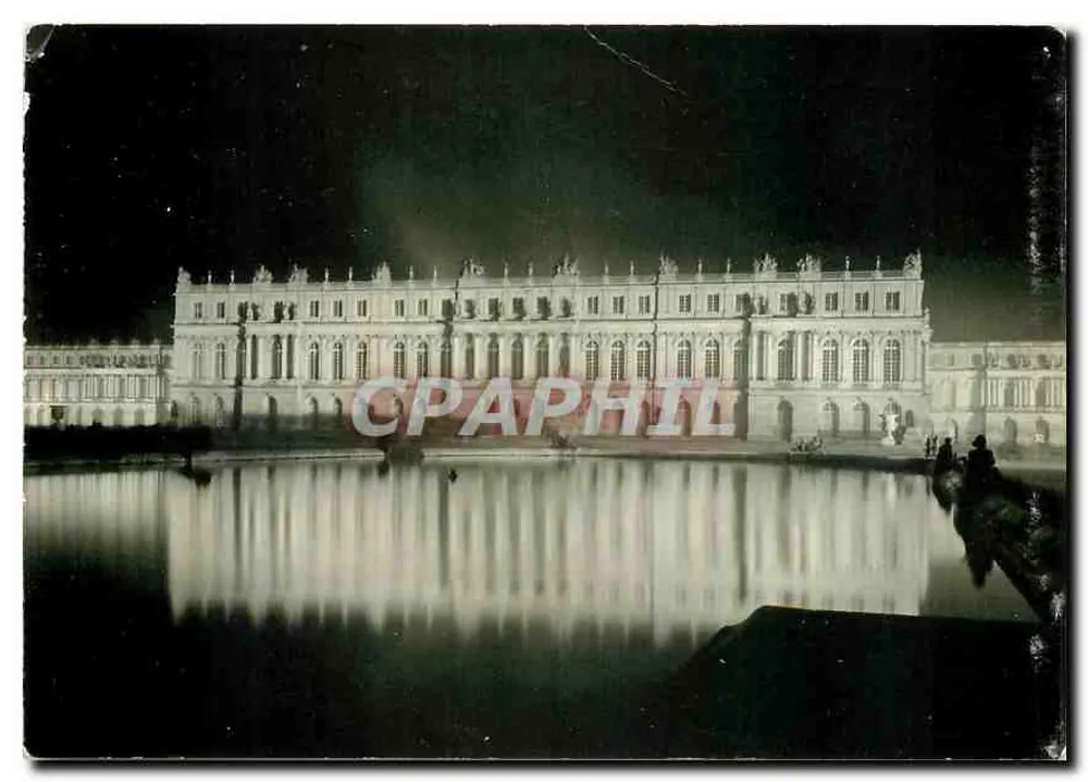 Château de Versailles — Le Château et le Parterre d'Eau illuminés — Éditeur Draeger, Paris - Recto