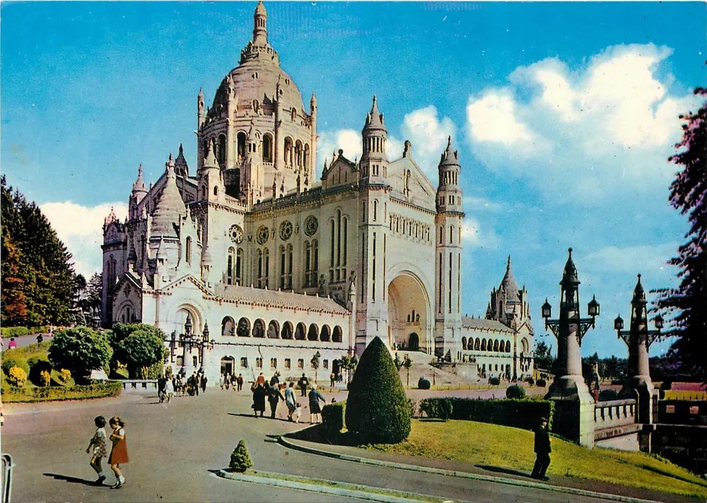 A Basílica — Lisieux (Calvados) — Imp. INTERLUDE - CRUES - Frente