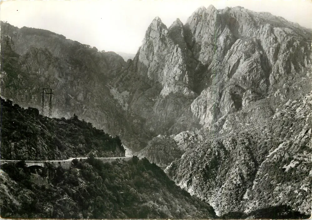 Korsika, Insel der Schönheit — Route von Porto nach Evisa — Éditions M-C. Miramont - Vorderseite