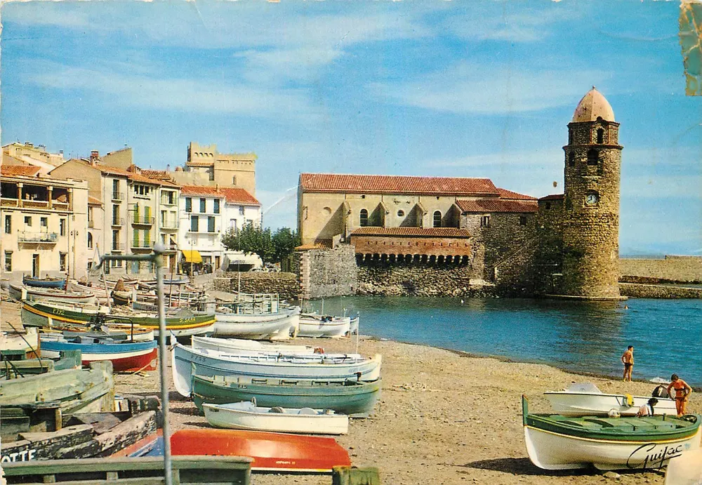 Collioire — La Côte Vermeille — Kirche Saint-Vincent und Strand - Vorderseite