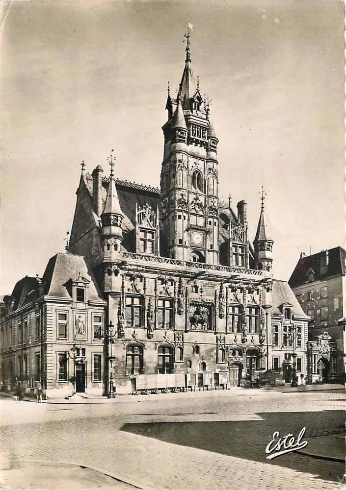 Hotel de Ville de Compiègne — Estel - Frente