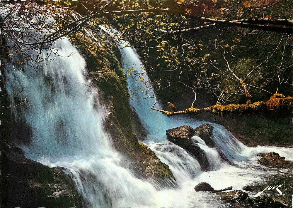 Cachoeira de Iscoo — Pirineus-Atlânticos — Edição JOVE - Frente