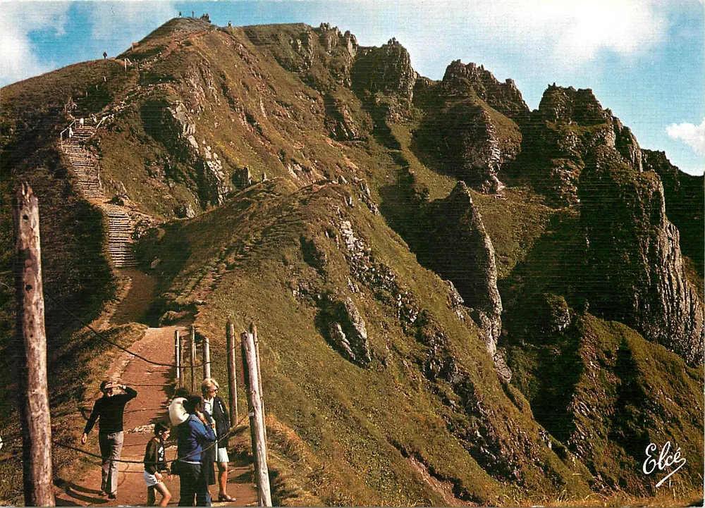 Le Sancy (63) — 1886 m. Le chemin conduisant au sommet et à la table d'orientation du Sancy — Éditeur Elcéc - Recto