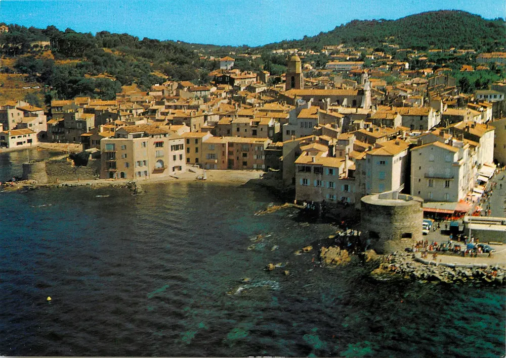 Saint-Tropez — Vue générale — Editions AZUR RIVIERA - Recto