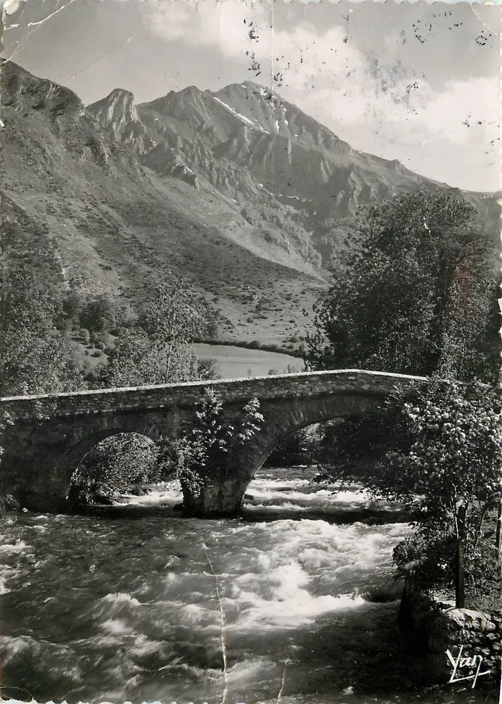 Arrens (H.-P.) — Alter Brücke über den Gave d'Azun und den Pic du Midi — Edition QUINAULT - Lourdes - Vorderseite