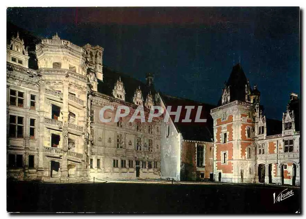 BLOIS (Loir-et-Cher) — Ehrenhof des Schlosses beleuchtet — Editions VALOIRE, H. 83 - Vorderseite