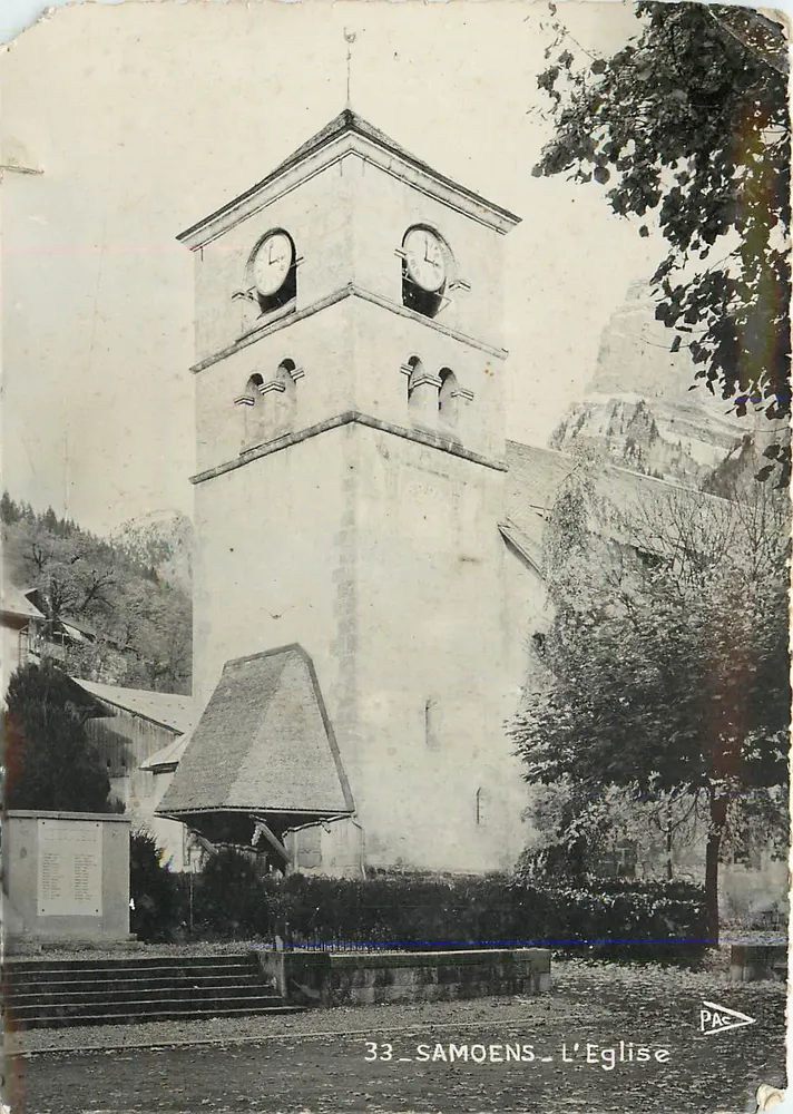 Samoens — L'Église avec son clocher à deux horloges — éditeur PAC. BUNAID, LION - Frente