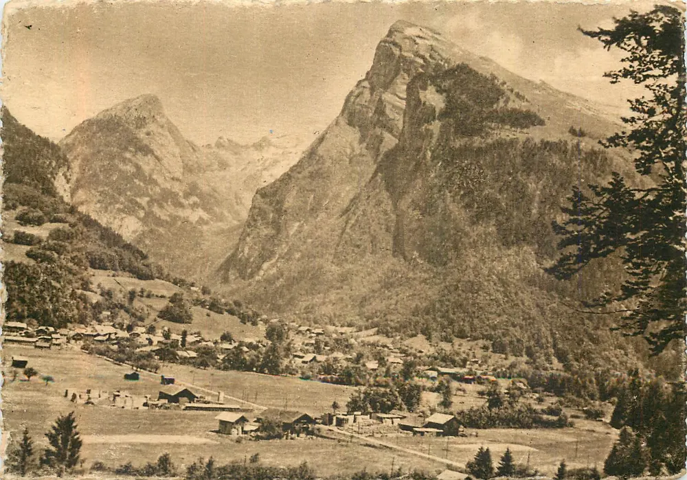 Samoëns (Haute-Savoie) — vista panorâmica do vilarejo e das montanhas — Coleção Dunoyer, Annemasse - Frente