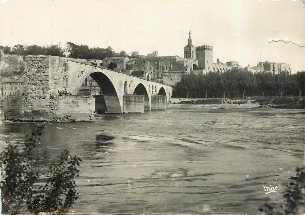 Avignon — Le Pont d'Avignon et le Palais des Papes — Éditions M.A.I. Boileau & Cie - Recto