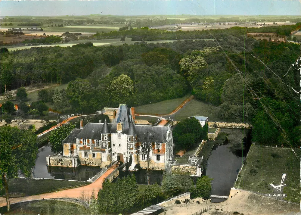 Castello di Esterney — vista aerea — Edizione LAPIE - Recto