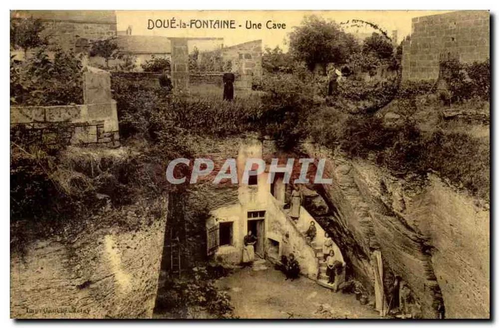 Doué-la-Fontaine — Uma Cave — Imp. Dandrieu & Cie - Frente