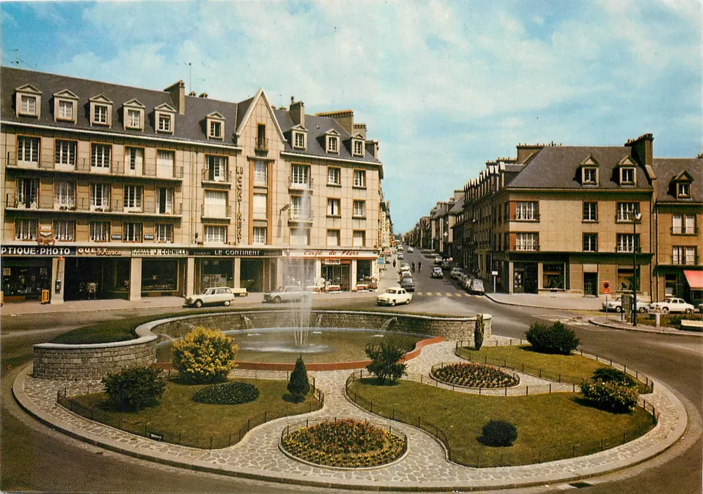 Praça central e estrada para Paris — Flers-de-l'Orne (Orne 61) — editor AR PAPET - NANTES - Frente