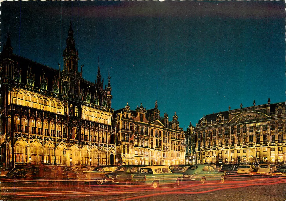 Bruselas - Grand' Place de noche — editor H. Léonard, n° 922/35 - Anverso