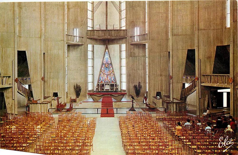 Interno della Chiesa L'Autel — Royan (Charente-Maritime) — Élécléor, Bordeaux - Recto