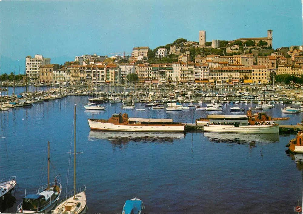 Cannes — Vue générale sur le Suquet et un coin du port — Éditions d'Art Altari - Vorderseite