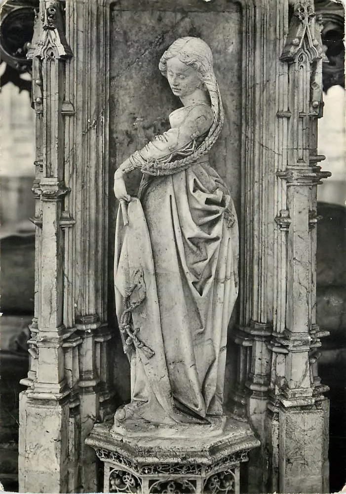 Statuette d'un Tombeau — Église de Brou (début XVIe s.) — Service Commercial Palais Historiques Paris - Recto