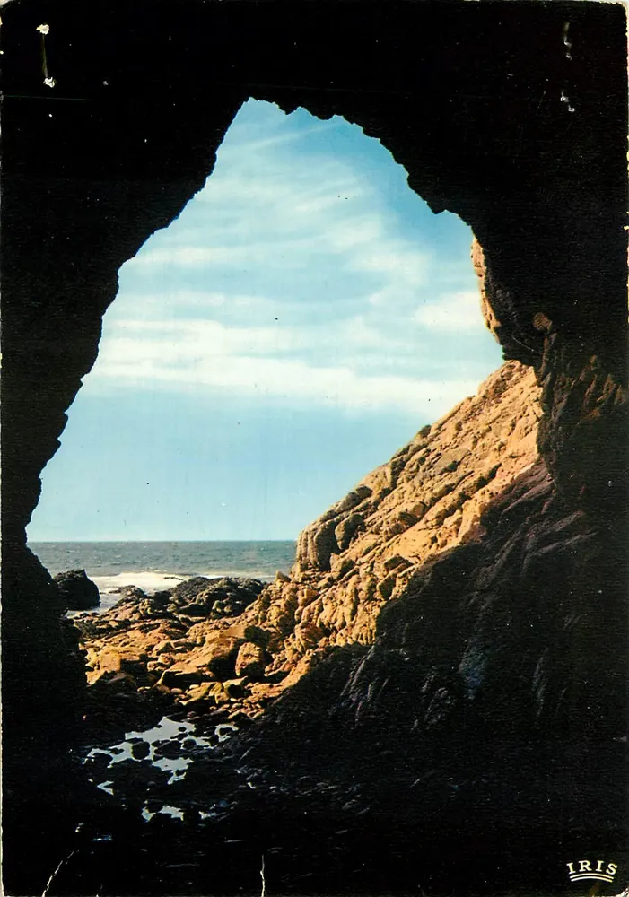 Grotte des Korrigans — entre Le Pouliguen et Batz — éditeur IRIS - Recto