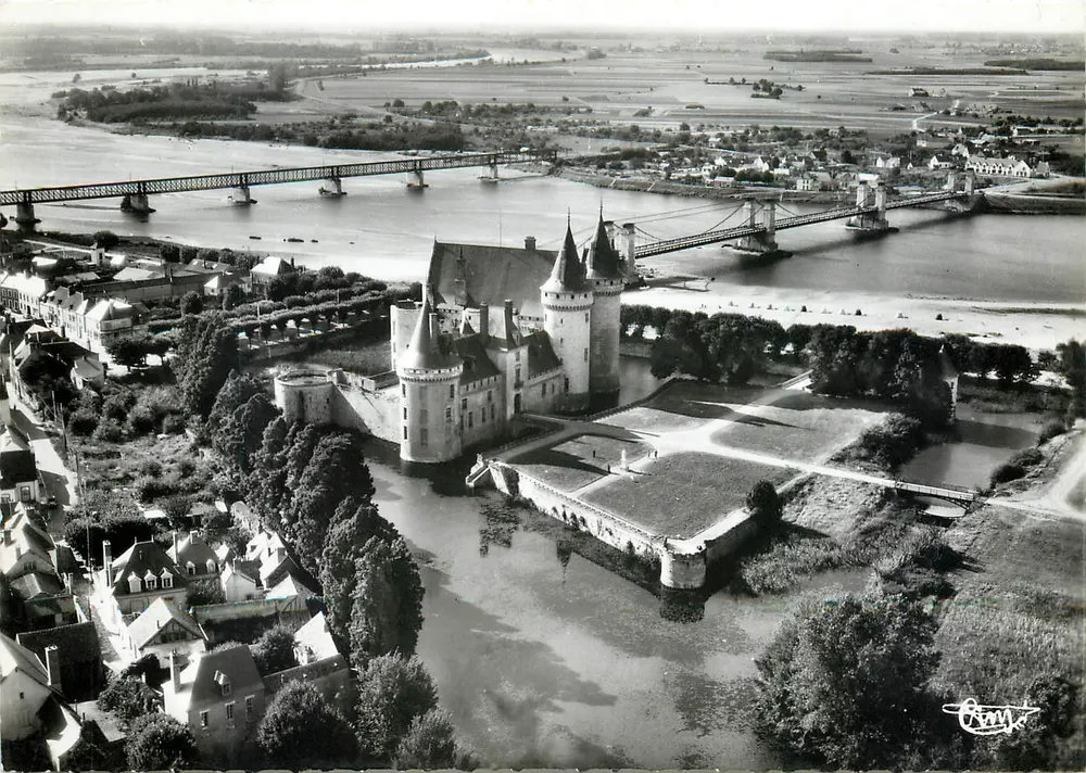 Sully-sur-Loire — Le Château et la Loire — Coublier HR, Maçon (S.-at-L.) - Recto