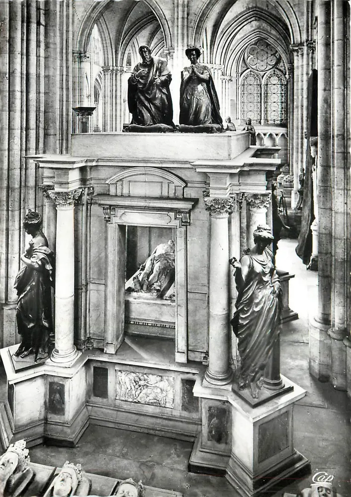 Grabmal von Henri II und Catherine de' Medici — Basilika von Saint-Denis — Cie des Arts Photomécaniques, Paris - Vorderseite