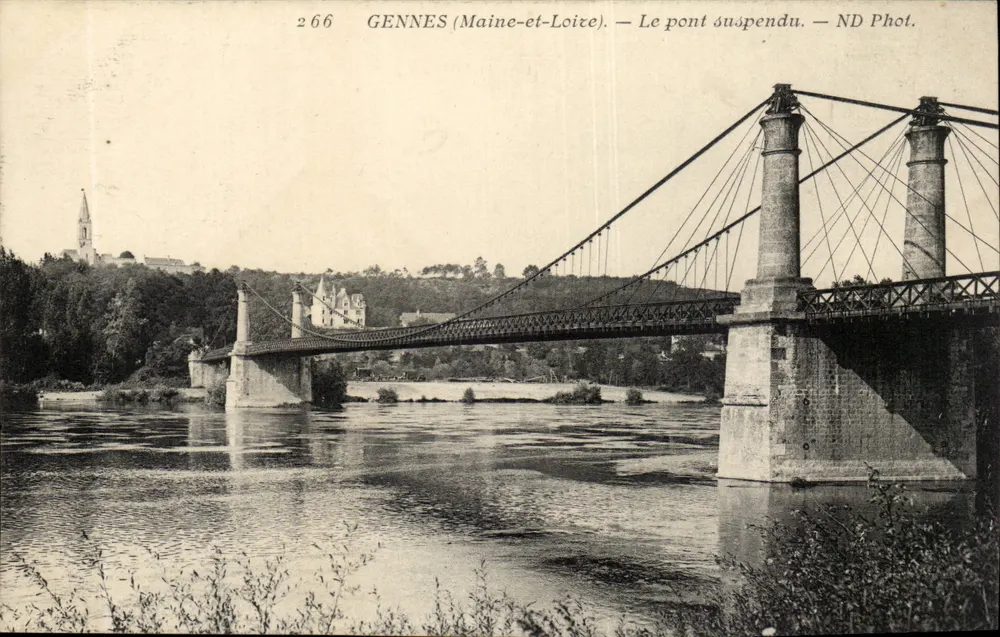 Gennnes (Maine-et-Loire) — O ponte suspensa — ND Fot. n° 266 - Frente