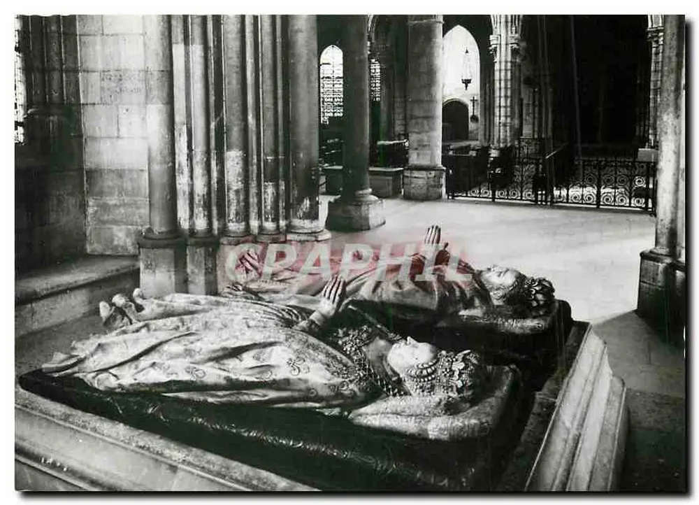 Basílica de São Denís — Avenida dos Condottieri — Henrique II e Catarina de Médicis (estátuas deitadas) - Frente