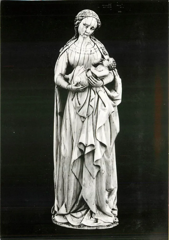 Vierge de Valmont — Musée des Antiquités, Rouen — Service Commercial Monuments Historiques, Paris - Recto