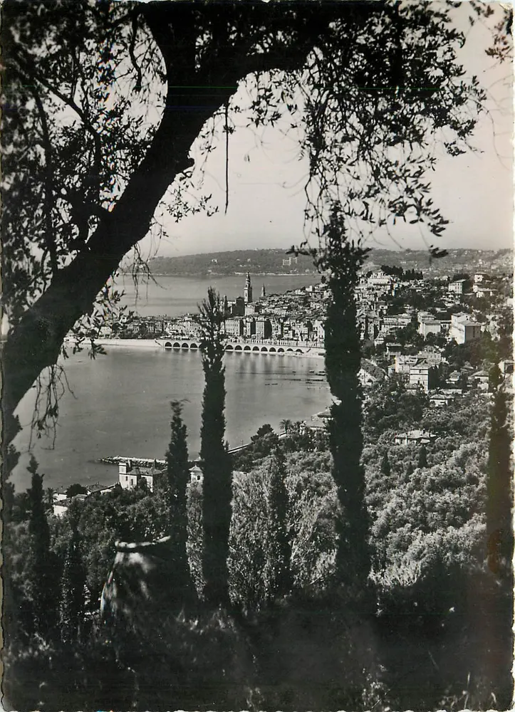 Menton — Vista tirada das Colombières — L. Gilletta, Nice - Frente