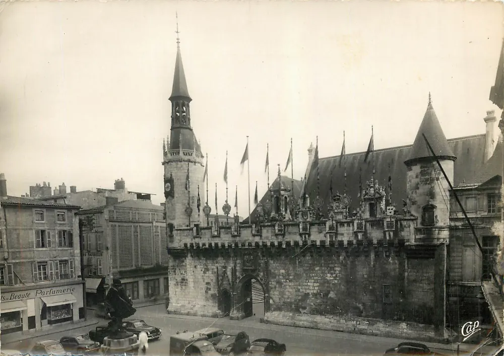 La Rochelle — O Hotel de Ville — editor Cap - Frente