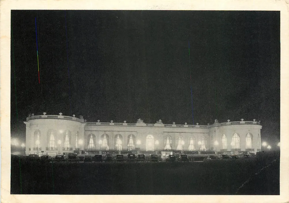 Deauville — 'Die Blühende Strände' — Das Casino in der Nacht — Fotografie von W. Venneman - Vorderseite