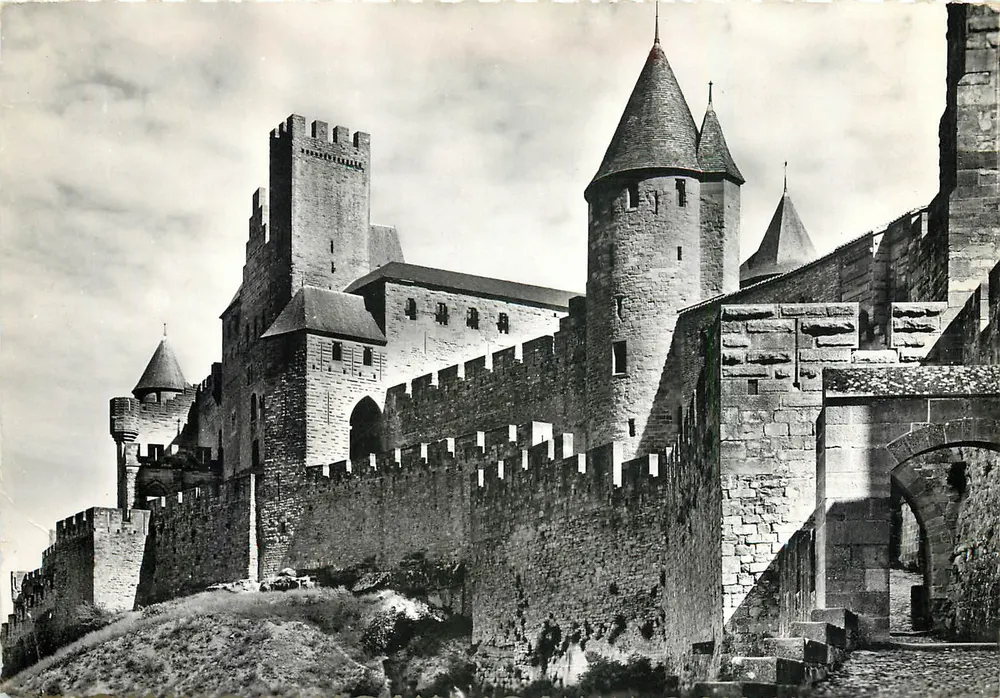 Carcassonne (Aude) — Die Mauern des Schlosses und seine Türme — Éditions S.L. - Vorderseite