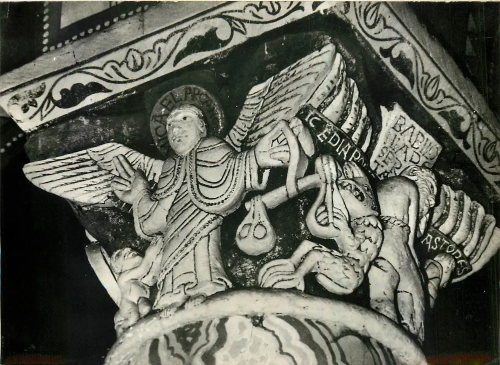 St Michel — Die Wiegung der Seelen — Kirche St Peter, Chauvigny (Vienne) — Photo Debailais - Vorderseite
