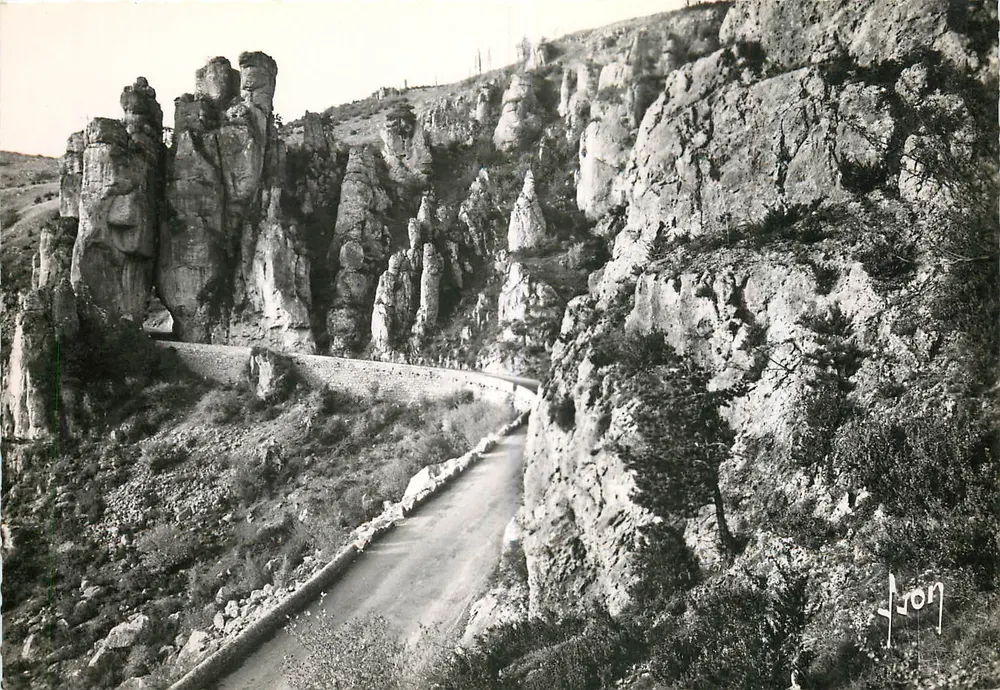 Route der Aven Armand und Ste-Enimie — Lozère — Art Editions, Paris - Vorderseite