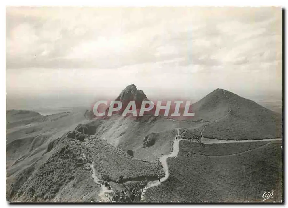 Le Mont-Dore - Vista tirada do topo do Sancy (alt. 1886 m.) para as Aiguilles e o Caminho das Crêtes — Ch. des Arts Photomécanique, Paris - Frente