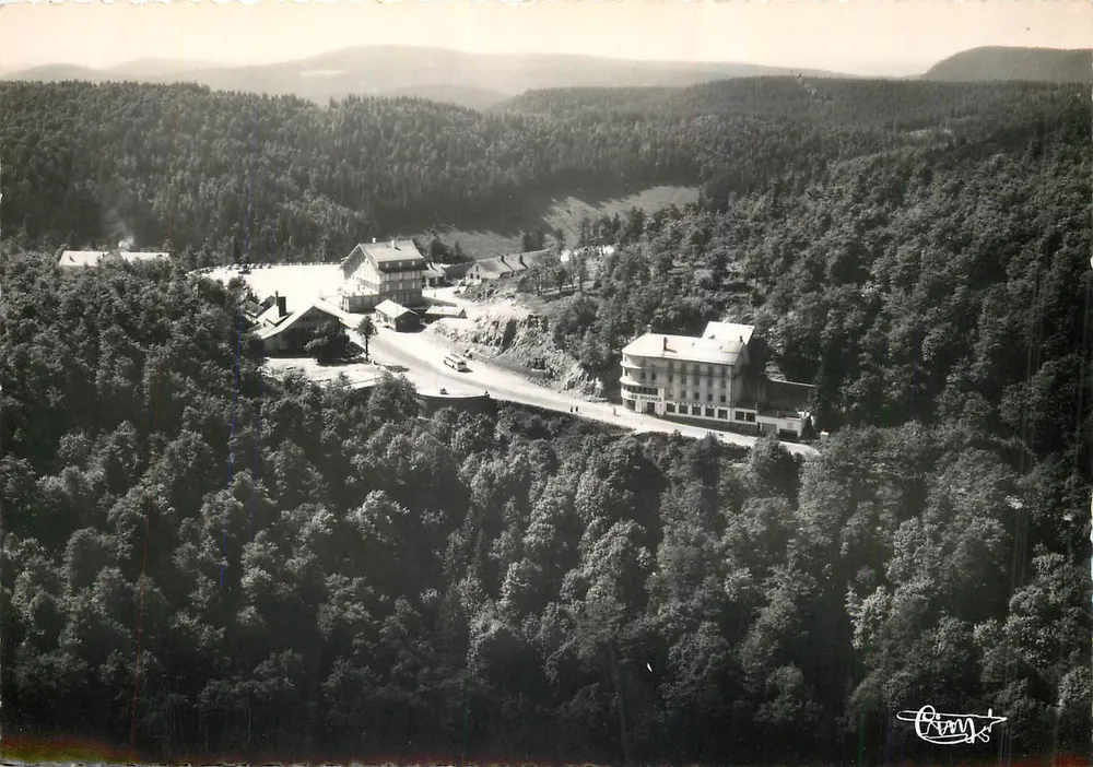 La Schlucht (Vosges) — Alt. 1139 m. — Vue aérienne — Les Hôtels — Éditions Veritante - Recto