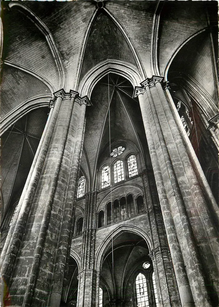 Kathedrale Saint-Étienne von Bourges — Säulen, Gewölbe und Farbglasfenster — Sammlung Kathedrale de Bourges, Nr. 7218 - Vorderseite