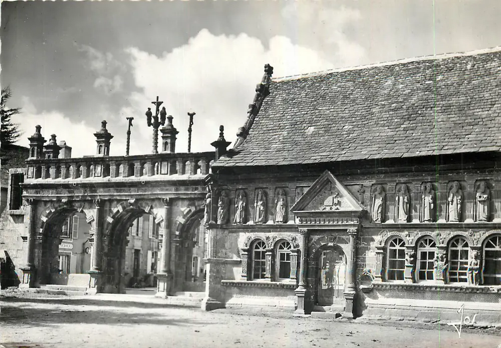 Sizun (Finistère) — Ossuariumkirche von 1585 und monumentale Pforte des 16. Jahrhunderts — Éditions d'Art Jos. Le Douré, Châteaulin - Vorderseite