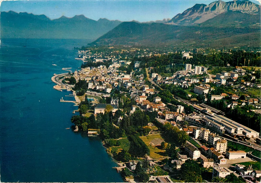 Évian-les-Bains — vista aérea — Compagnie des Arts Graphiques - Frente