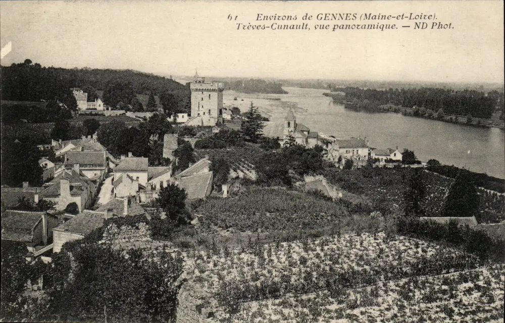 Environs de GENNES (Maine-et-Loire). Trèves-Cunault, vue panoramique — ND Phot. - Recto
