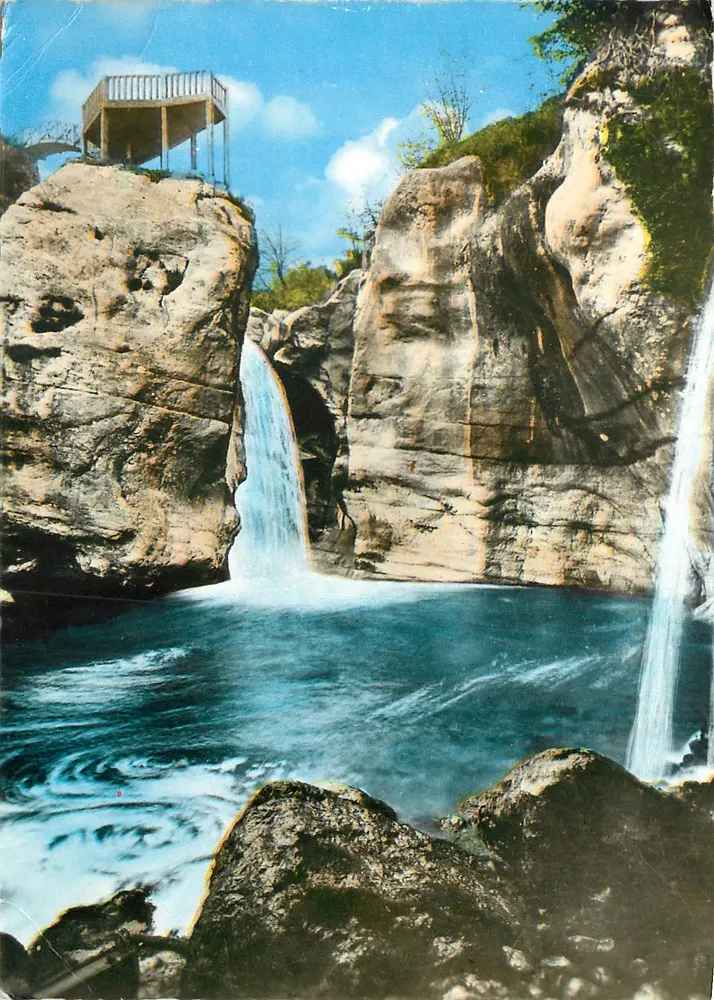 Gorges do Loup — O Salto do Loup — Edições Gilletta - Frente
