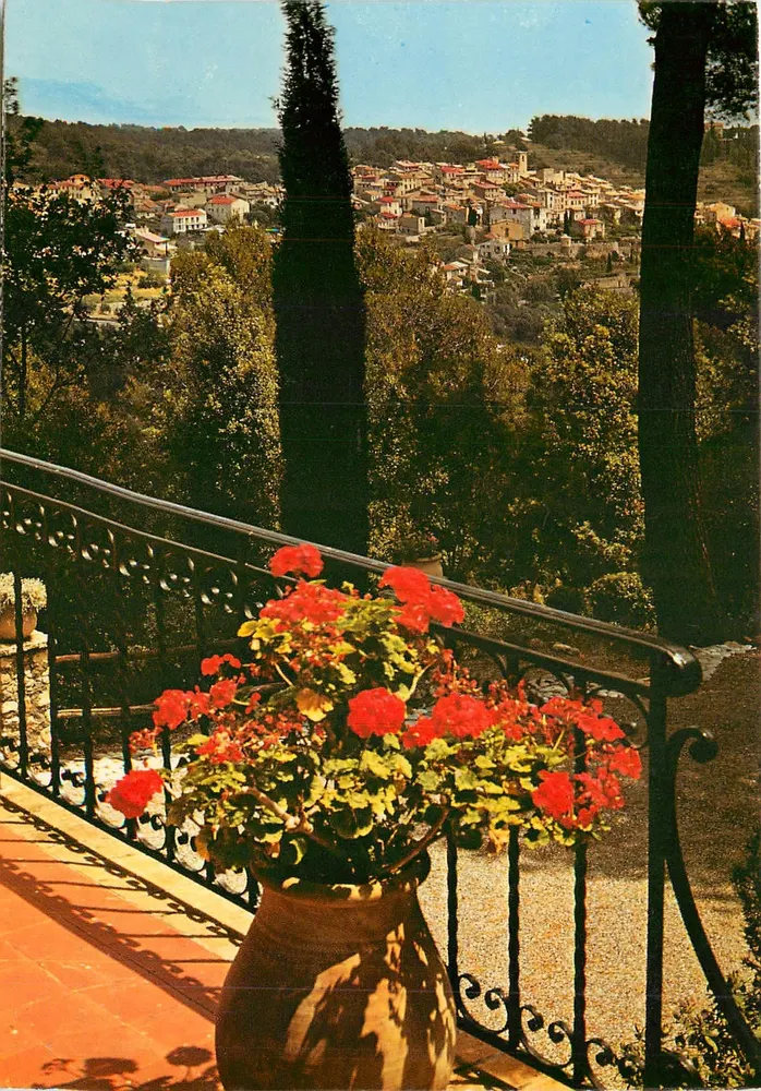 Vue sur le village de Biot — Alpes-Maritimes — Éditions du Parc Impérial, série BS16 - Recto