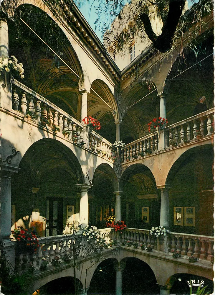 Interior do Castelo Grimaldi — Cagnes-sur-Mer — Edições MEXICHROME n° 06.027.76 - Frente