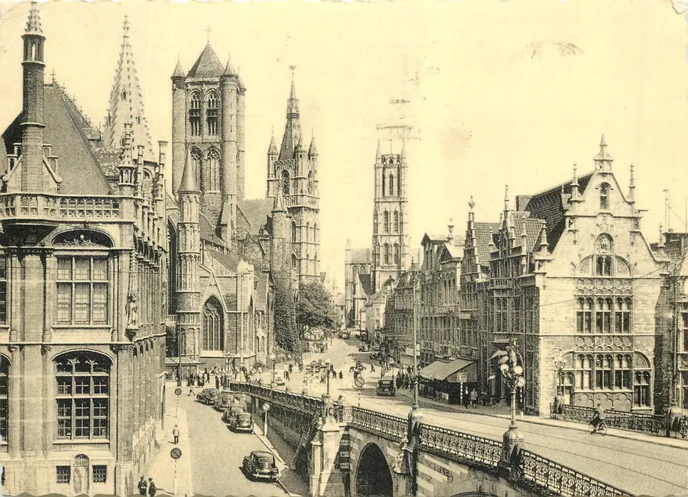 Gent — Vista da rua principal com igrejas e ponte — Fotografia « Seleção Em. Thill » - Frente