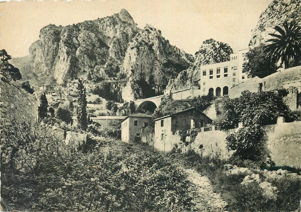 Menton — Vista geral da Fronteira — Grimaldi & Gilletta - Frente