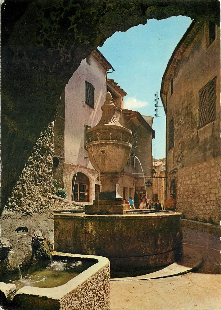Fonte em uma rua de Saint-Paul-de-Vence — Paisagens da França — Edições S.E.P.T. n° 769 - Frente
