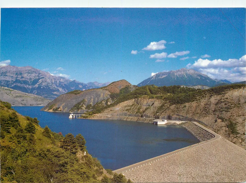 Barragem de Serre Ponçon — Hautes-Alpes — Foto Imp. das Alpes - Frente