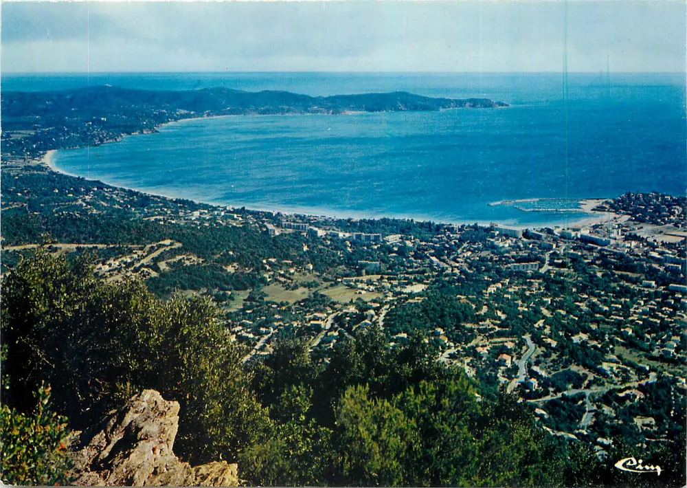 Cavalaire-sur-Mer — Algemene uitzicht van de baai — Combier Imprimeur Mâcon - Voorkant